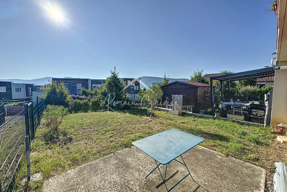 Appartement T3 de 66 m² avec jardin et parking à Millau 