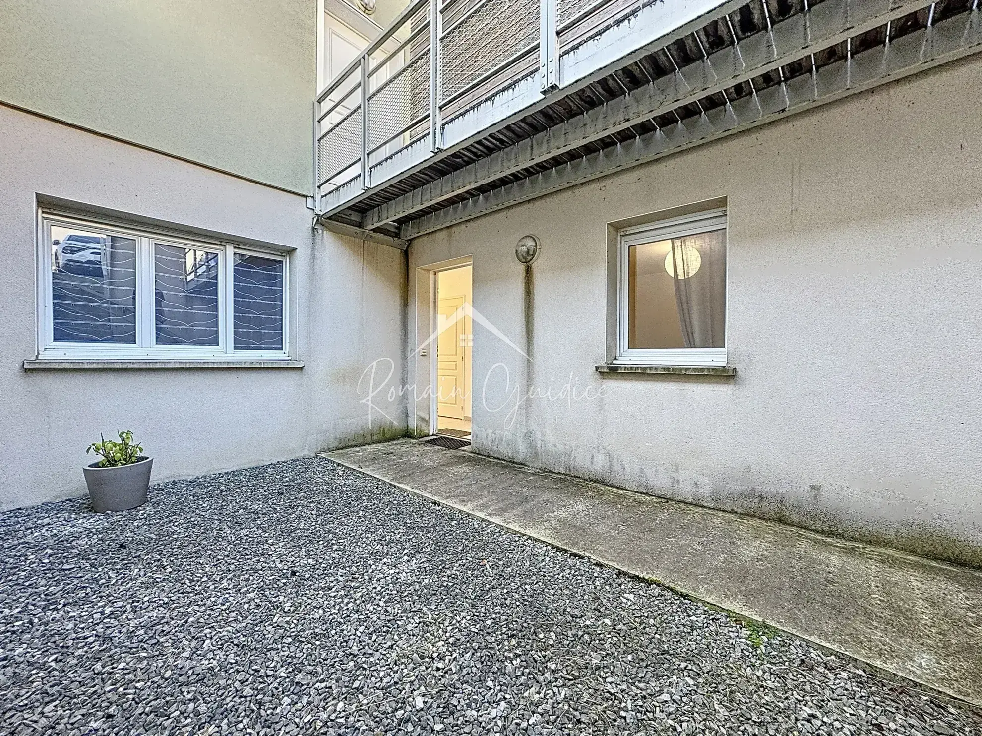 Appartement T3 de 66 m² avec jardin et parking à Millau 