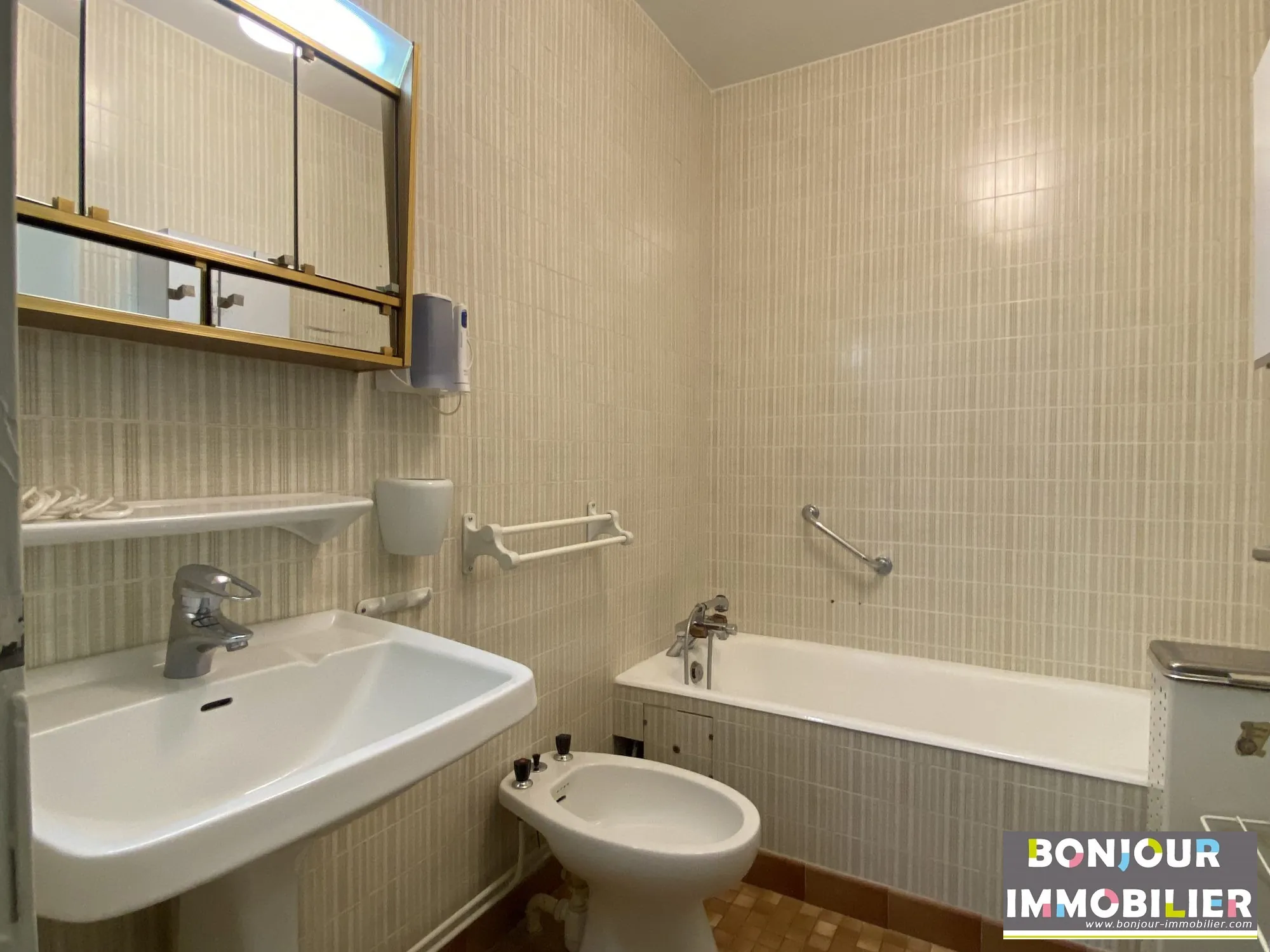 Appartement T4 de 80 m² à Rives avec balcon, cave, garage 