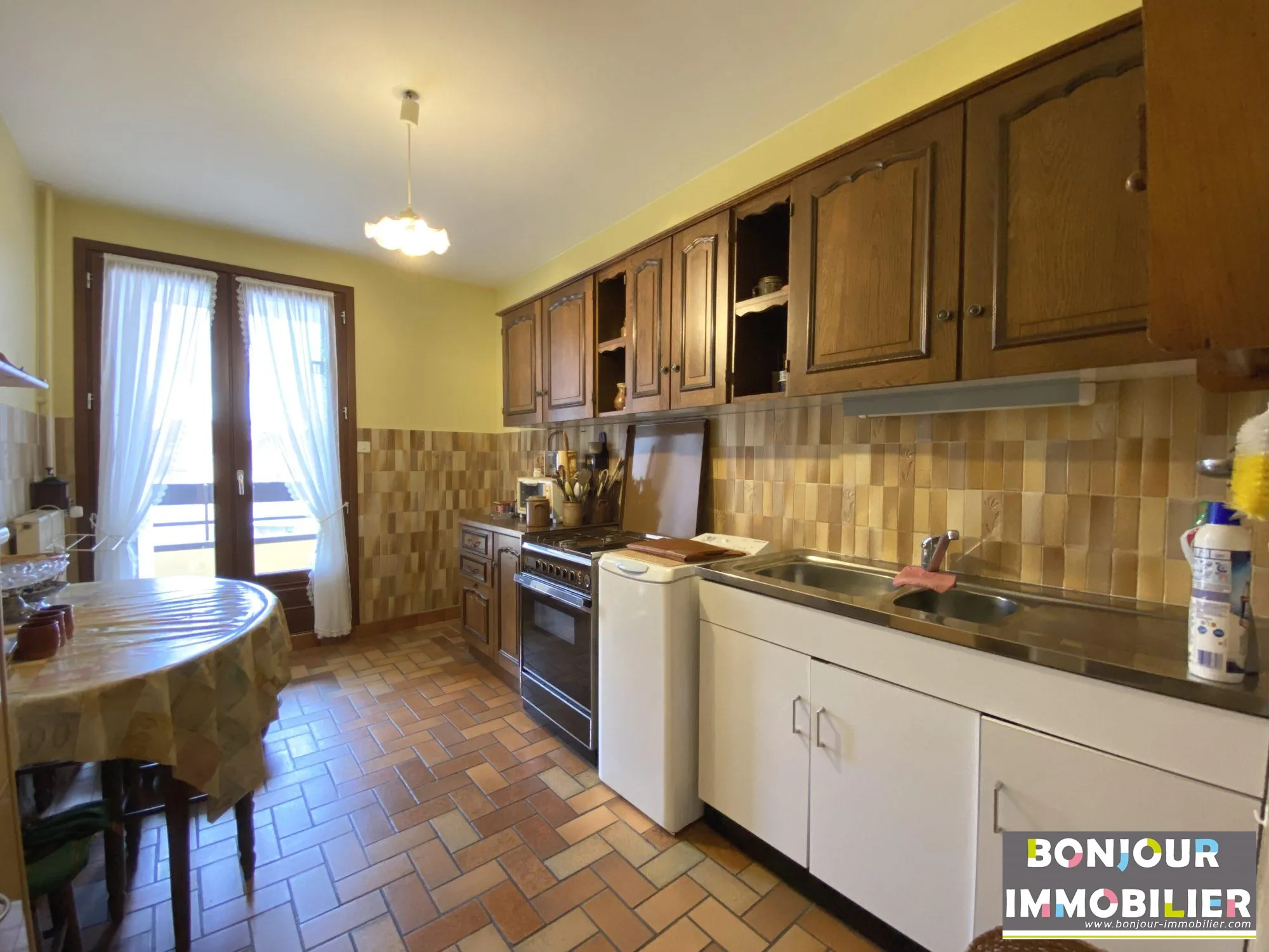 Appartement T4 de 80 m² à Rives avec balcon, cave, garage 