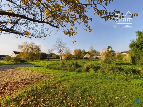 Terrain constructible de 738 m² à Jumelles, proche écoles et commerces