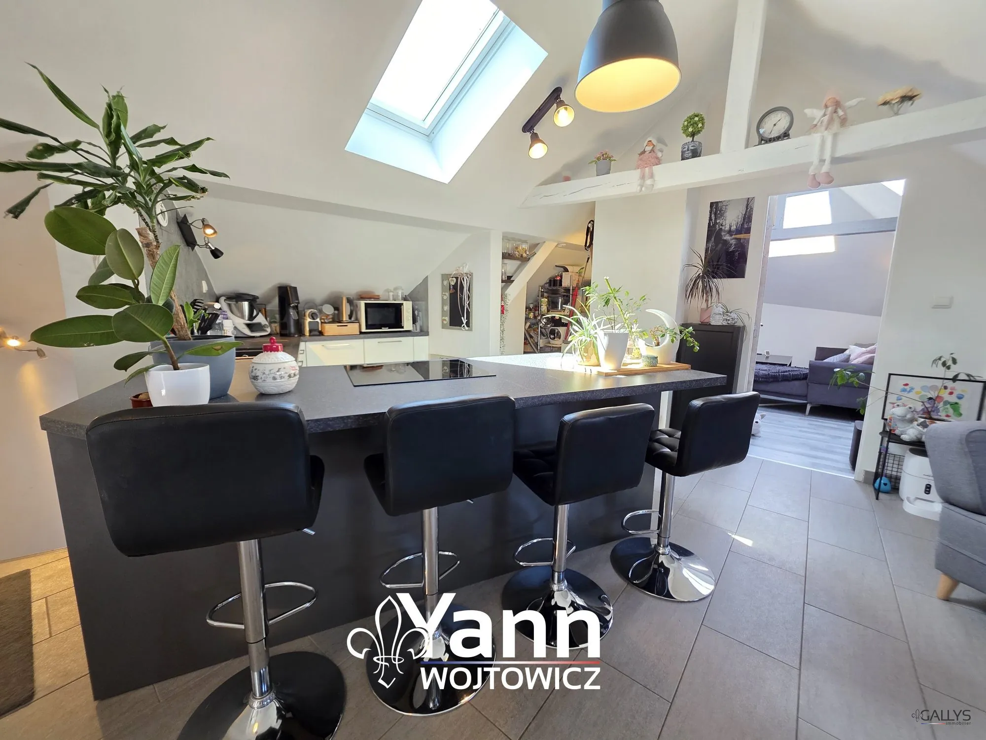 Bel appartement 3 pièces rénové à Yutz avec caves et proximité commodités 