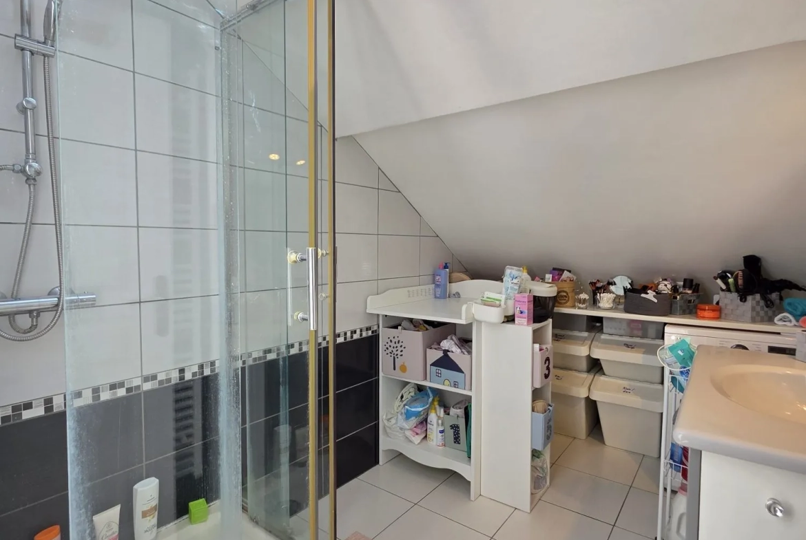 Bel appartement 3 pièces rénové à Yutz avec caves et proximité commodités 