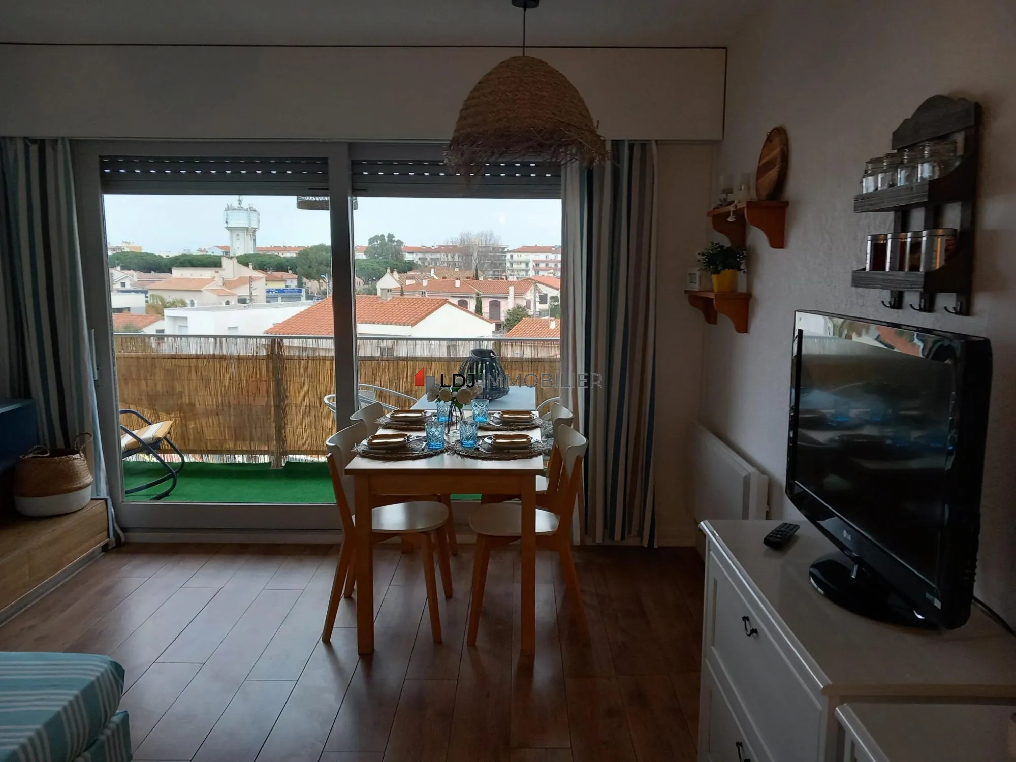 Pièce de vie Studio avec terrasse, piscine et parking à Canet-en-Roussillon 