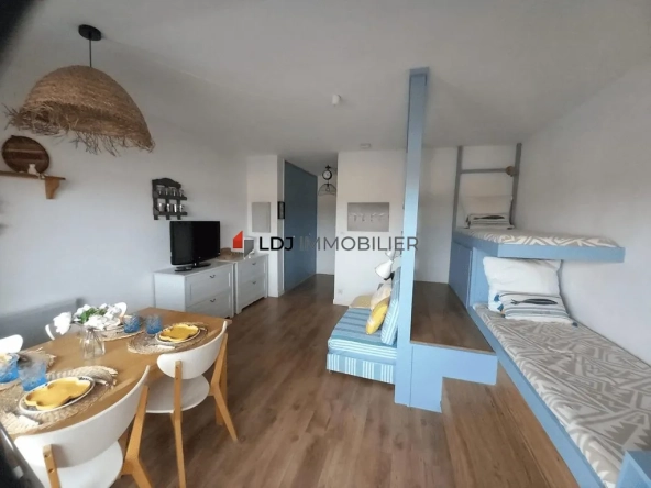 Studio avec terrasse, piscine et parking à Canet-en-Roussillon