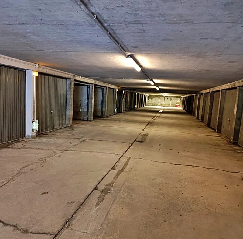 Garage fermé de 13,2 m² à Moutiers - Idéal pour parking sécurisé 