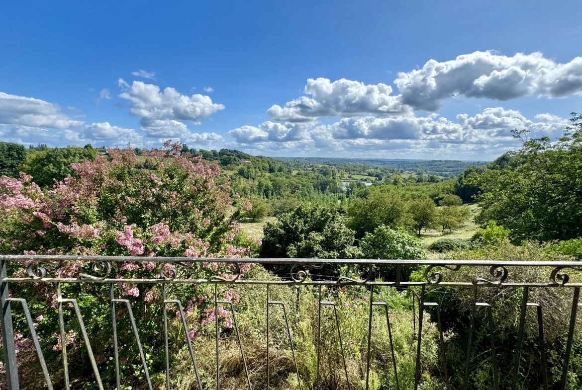 Belle maison avec vue panoramique à Nantheuil proche Thiviers 