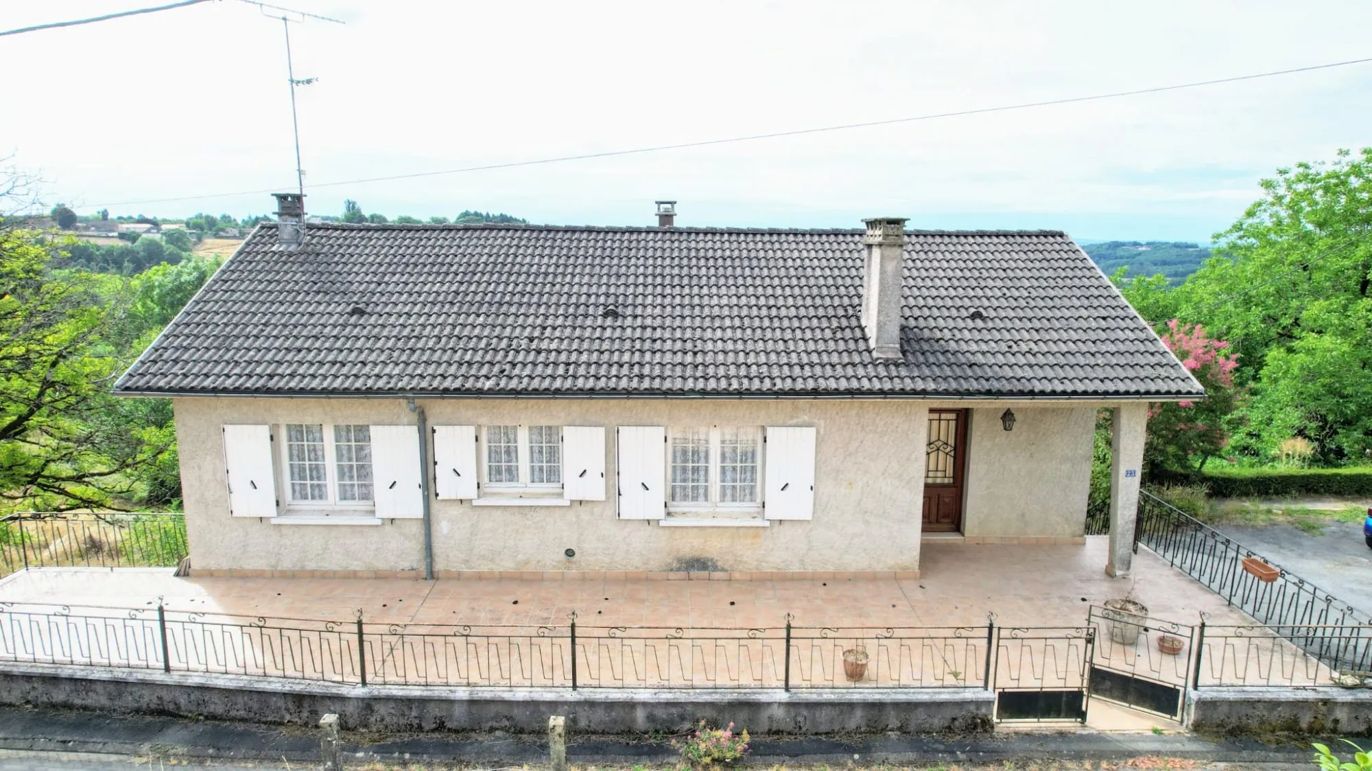 Belle maison avec vue panoramique à Nantheuil proche Thiviers 