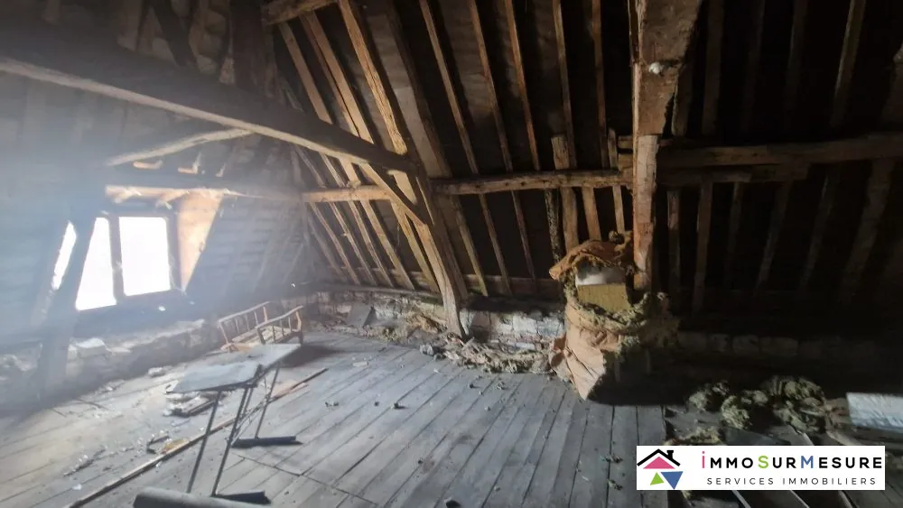 Immeuble à rénover avec deux appartements à Saint-Pol-sur-Ternoise 