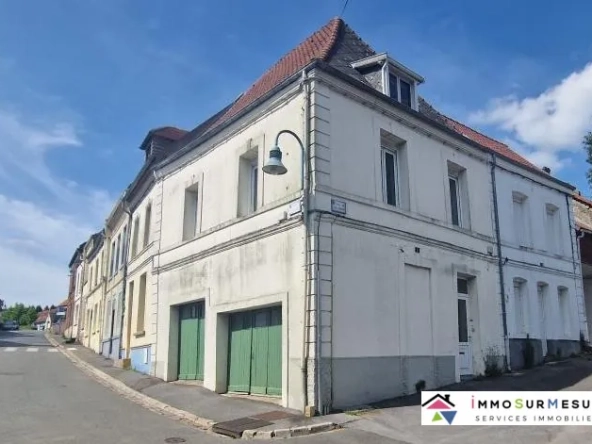 Immeuble à rénover avec deux appartements à Saint-Pol-sur-Ternoise