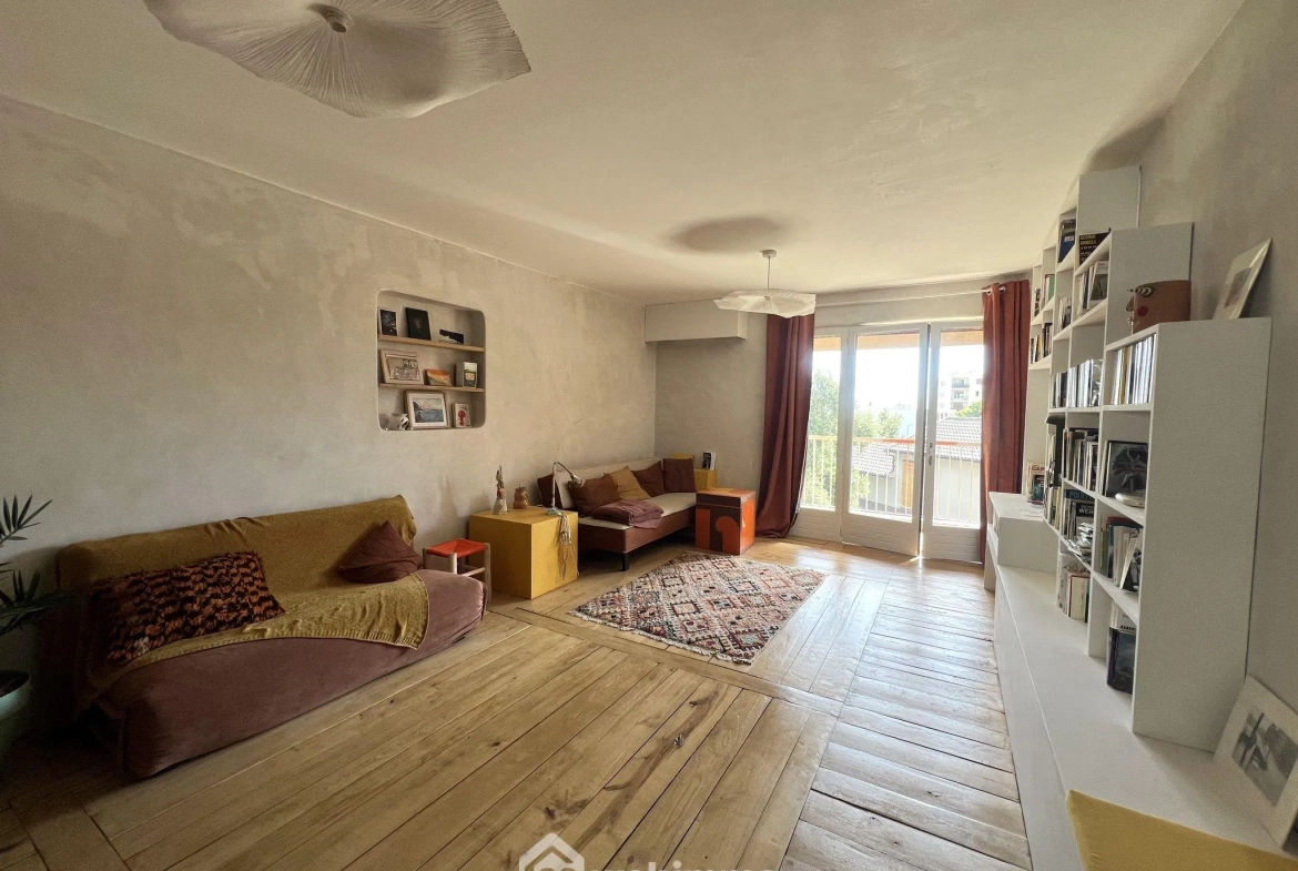 Appartement T4 rénové de 103 m² avec terrasses à Bastia Sud 