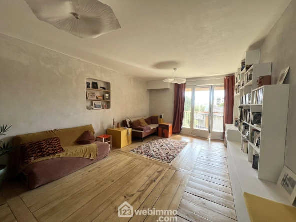 Appartement T4 rénové de 103 m² avec terrasses à Bastia Sud
