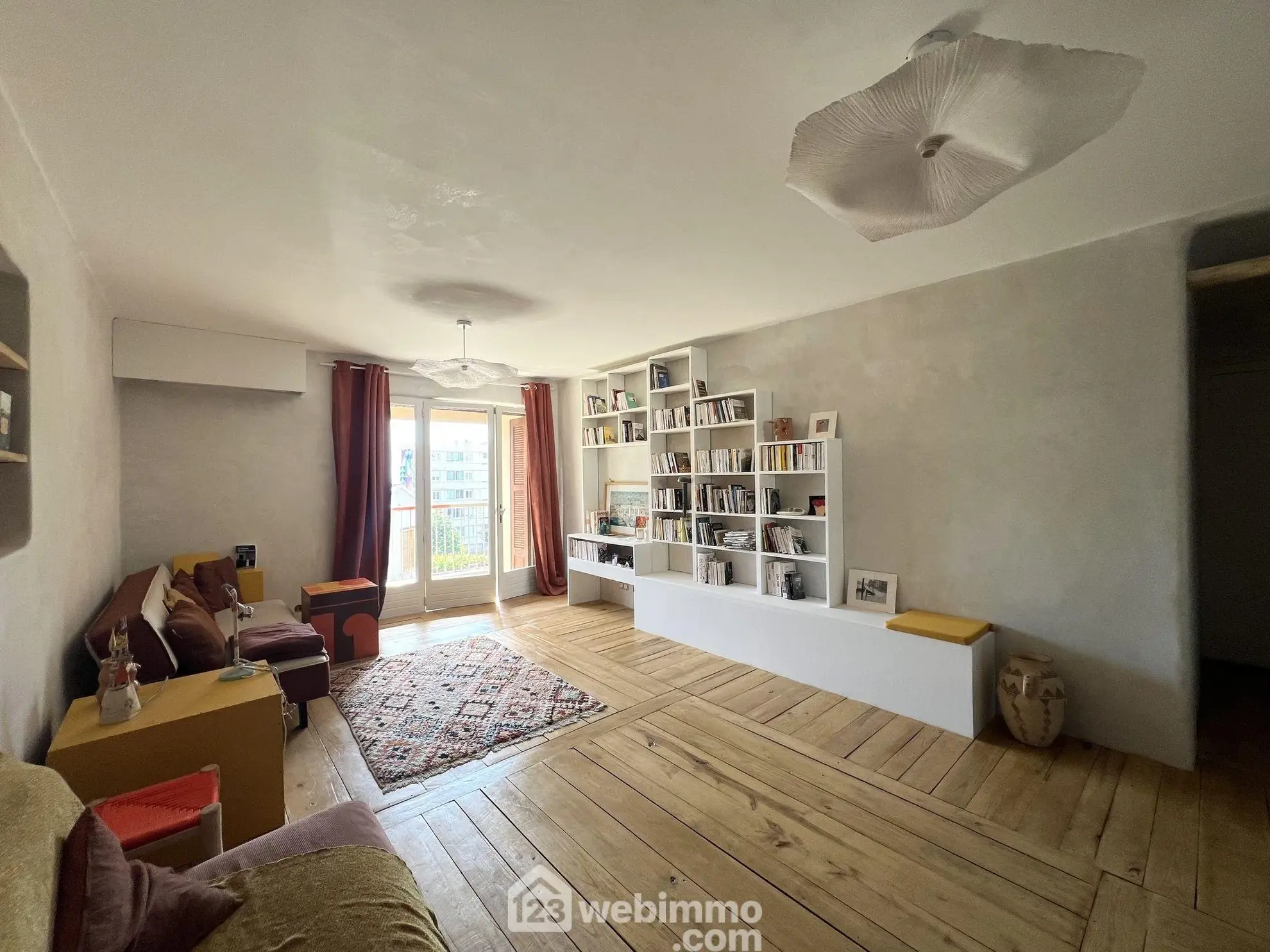 Appartement T4 rénové de 103 m² avec terrasses à Bastia Sud 
