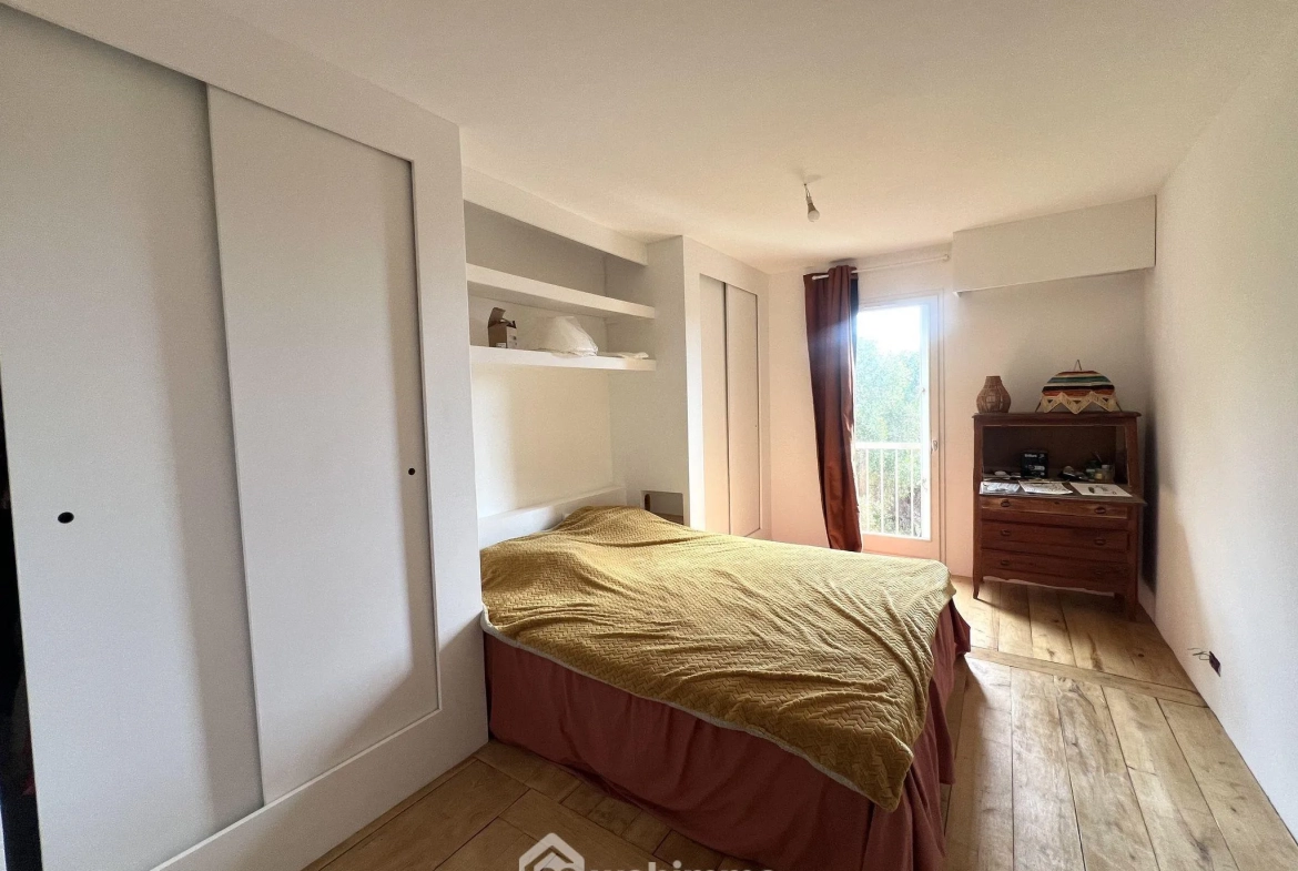 Appartement T4 rénové de 103 m² avec terrasses à Bastia Sud 
