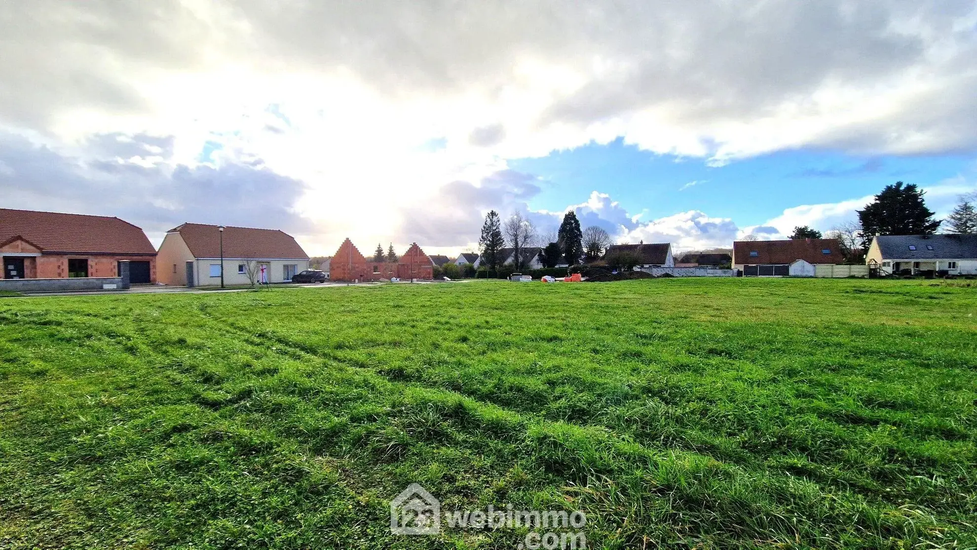 Terrain à bâtir de 871 m² à Versigny, libre de constructeur 