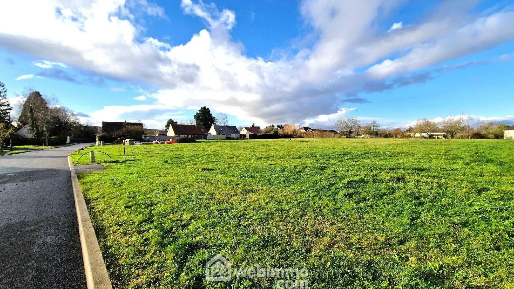 Terrain à bâtir de 871 m² à Versigny, libre de constructeur 