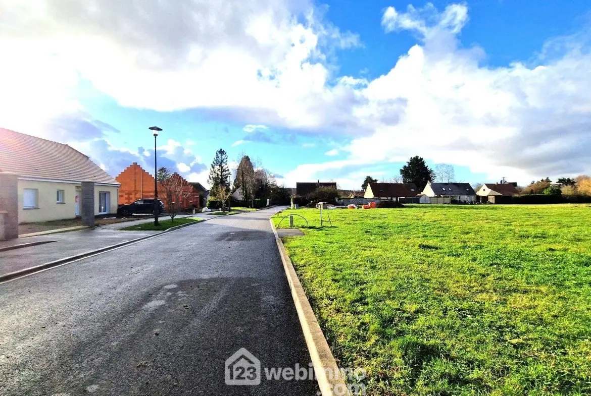 Terrain à bâtir de 871 m² à Versigny, libre de constructeur 