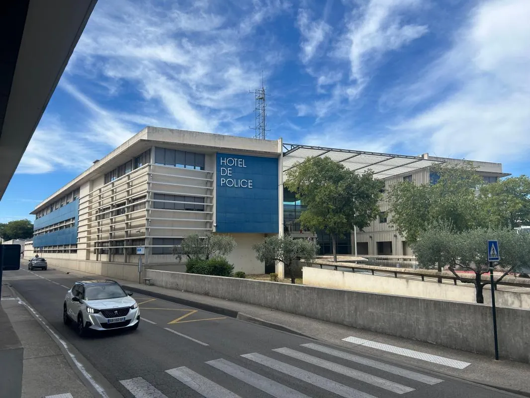 Studio meublé à Nîmes face à l'hôtel de police – Investissement rentable 