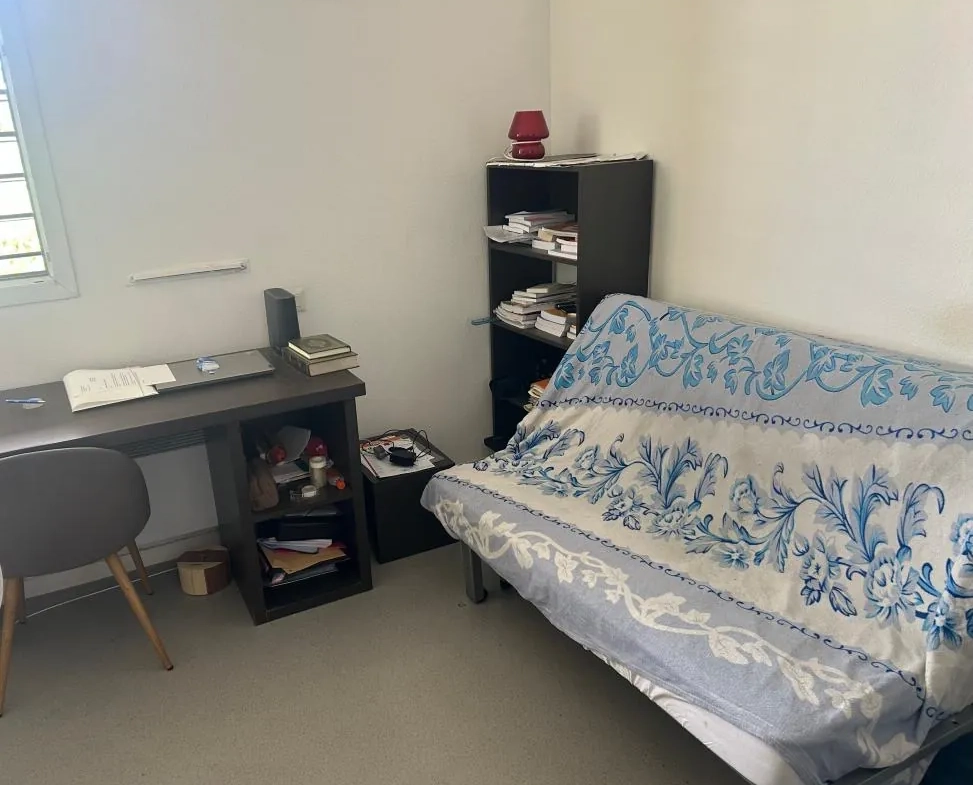 Studio meublé à Nîmes face à l'hôtel de police – Investissement rentable 