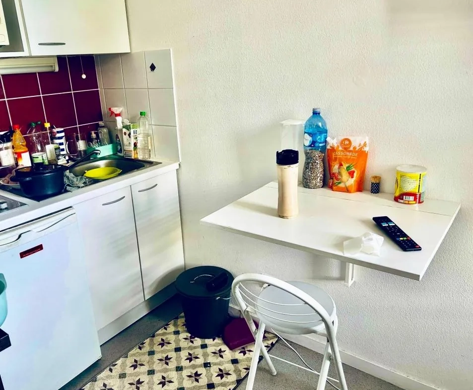 Studio meublé à Nîmes face à l'hôtel de police – Investissement rentable 