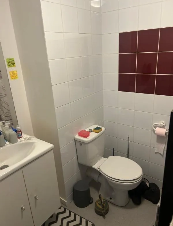 Studio meublé à Nîmes face à l'hôtel de police – Investissement rentable 