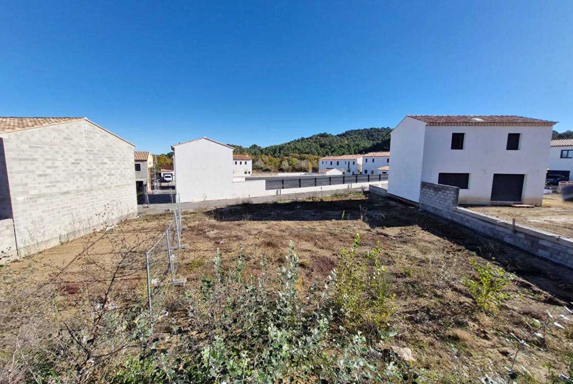 Terrain constructible de 558 m² au Puy Sainte Réparate avec prêt à taux zéro 
