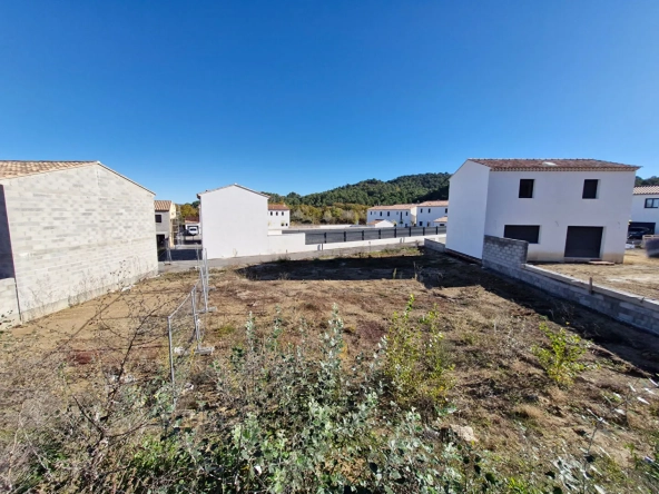 Terrain constructible de 558 m² au Puy Sainte Réparate avec prêt à taux zéro