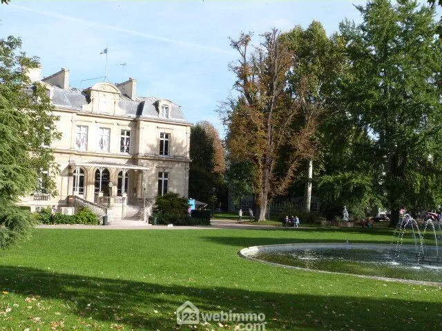 Bel appartement 2 pièces à Choisy-le-Roi proche transports et commerces 