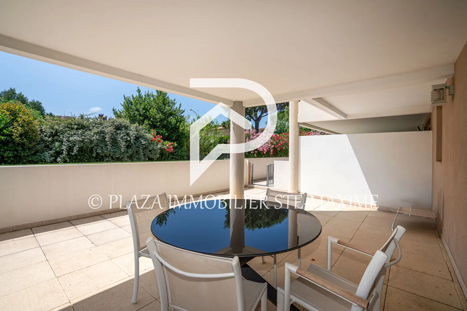Appartement 2 pièces avec terrasse en vente à Sainte-Maxime proche mer 