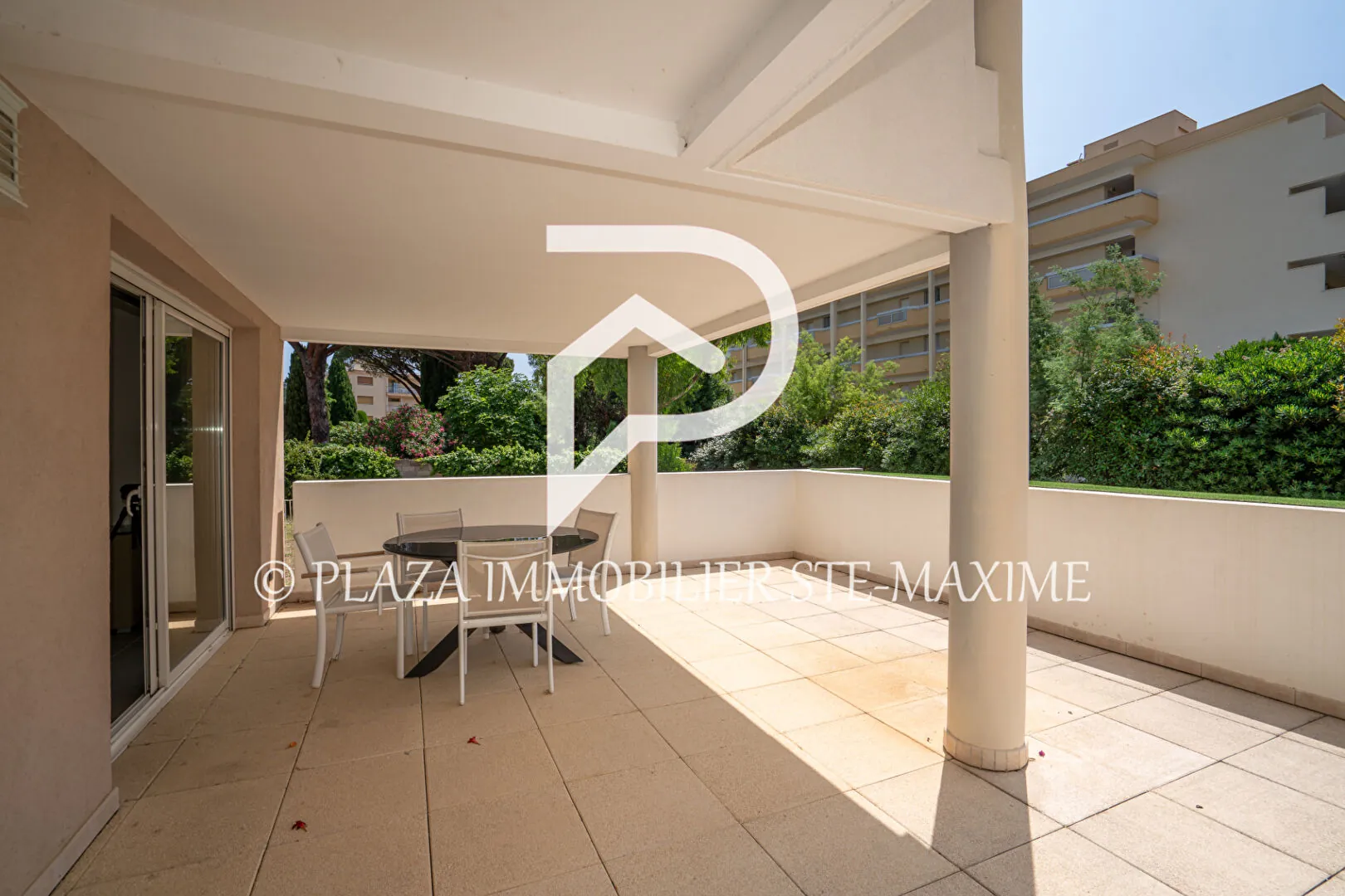 Appartement 2 pièces avec terrasse en vente à Sainte-Maxime proche mer 