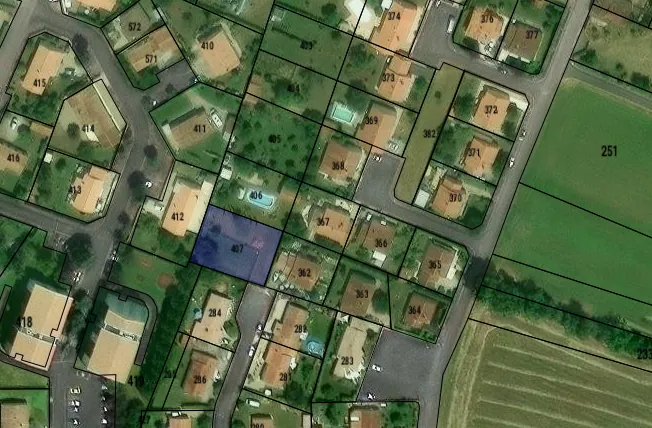 Terrain constructible de 822 m² à Jarnac, proche centre, environnement calme 