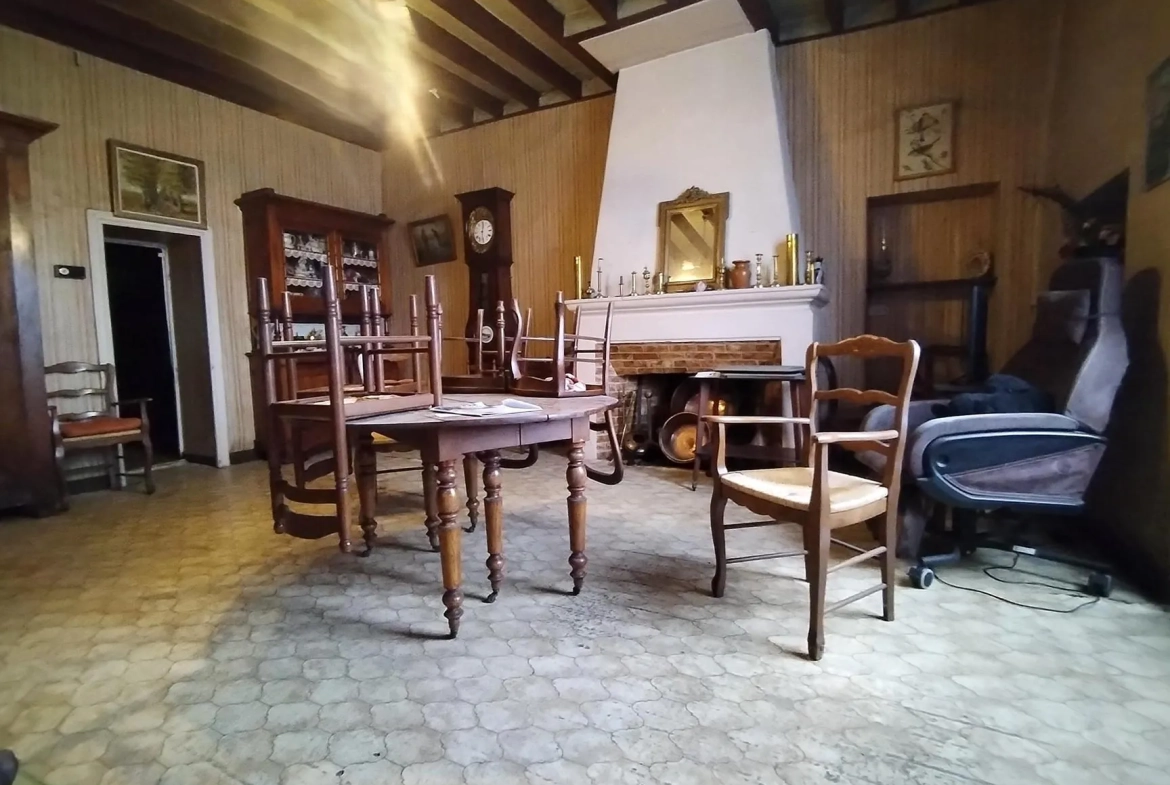 Maison de ville à Podensac avec jardin clos et travaux à prévoir 