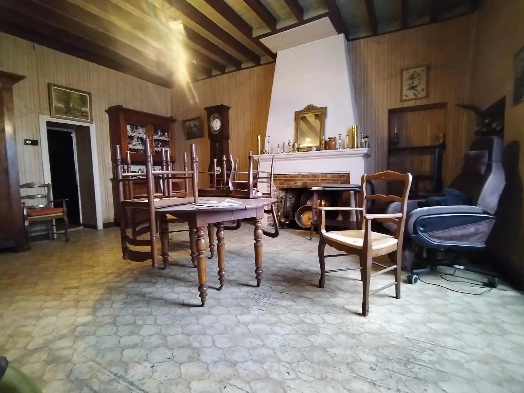 Maison de ville à Podensac avec jardin clos et travaux à prévoir 
