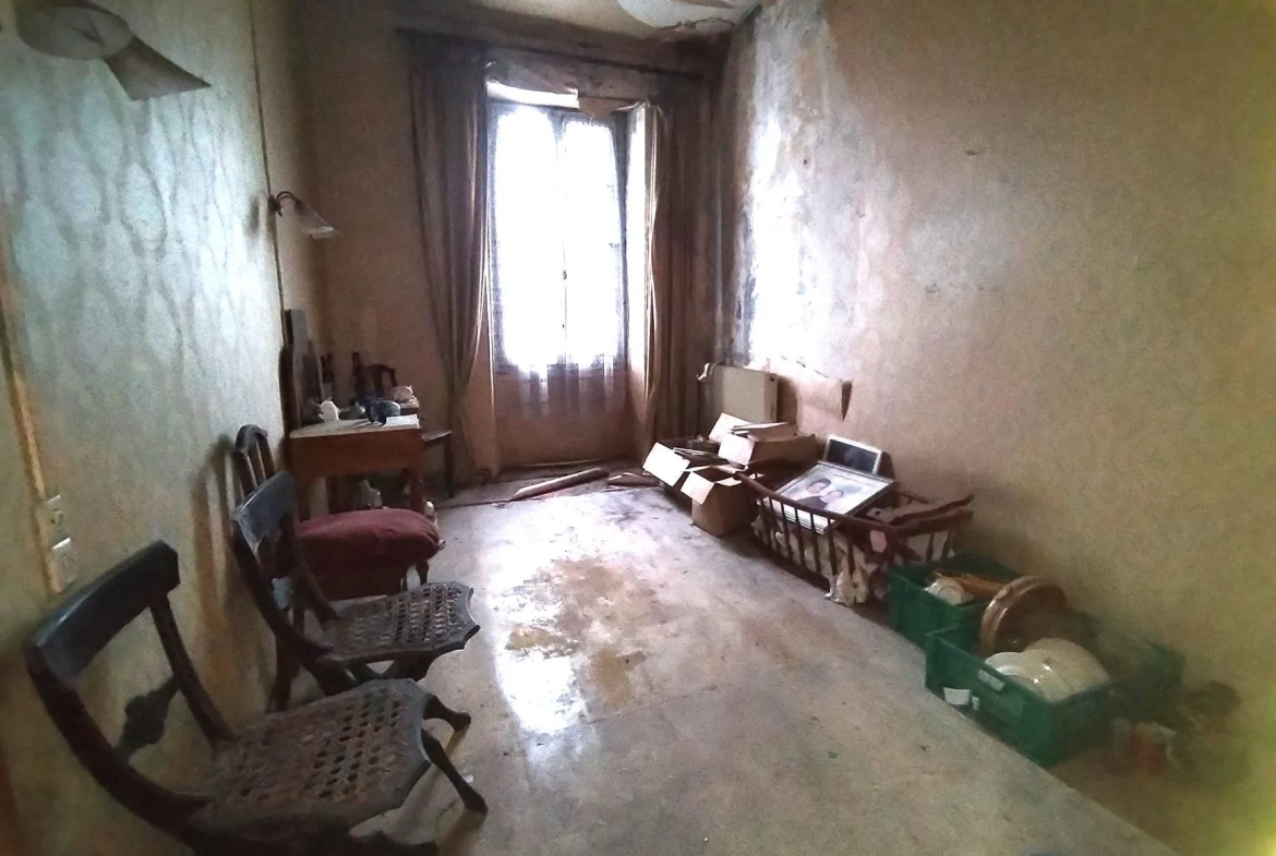 Maison de ville à Podensac avec jardin clos et travaux à prévoir 