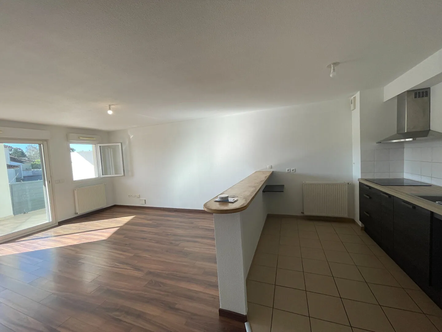À vendre appartement T3 lumineux de 69 m² à Lons avec terrasse et parking 