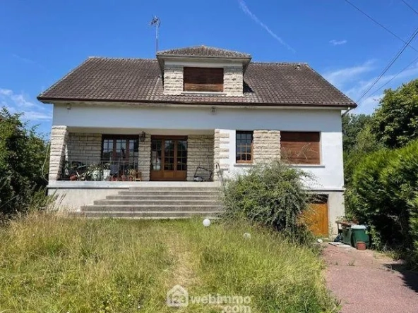 Maison à Vendre de 153m² à Noyon avec Grand Terrain et Sous-Sol Complet