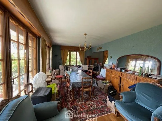 Maison à Vendre de 153m² à Noyon avec Grand Terrain et Sous-Sol Complet 