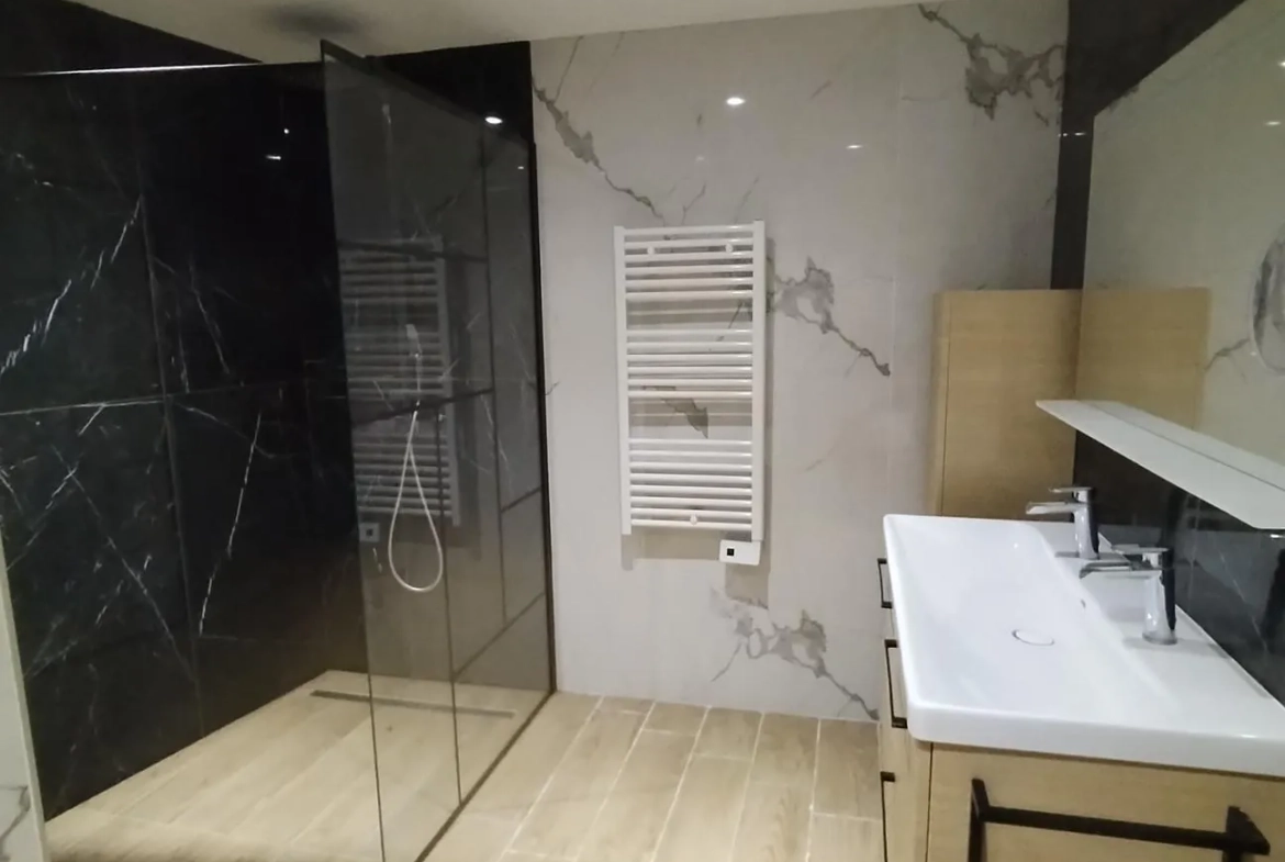 Maison à vendre au centre de Langoiran avec 7 chambres et jardin de 150 m² 