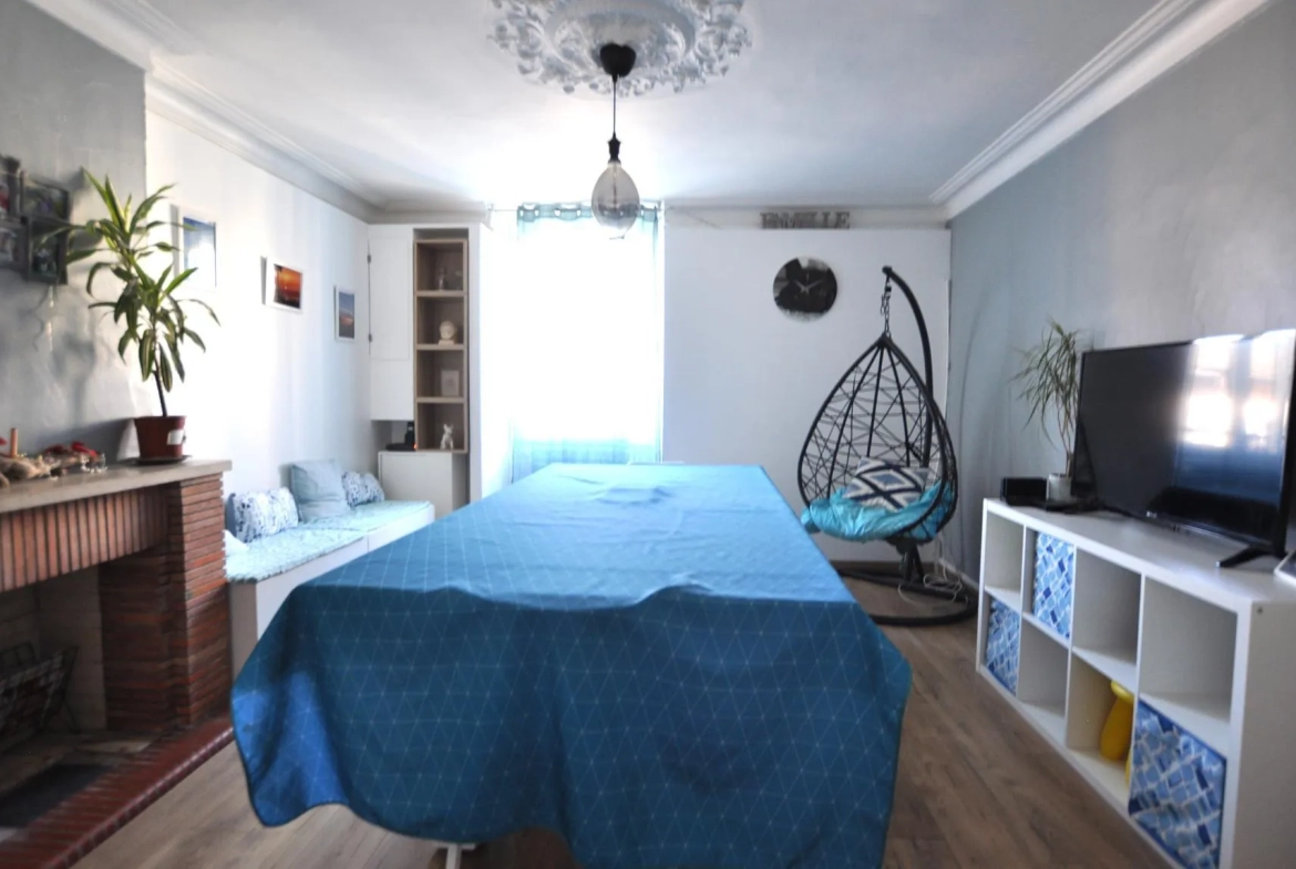 Maison à vendre au centre de Langoiran avec 7 chambres et jardin de 150 m² 