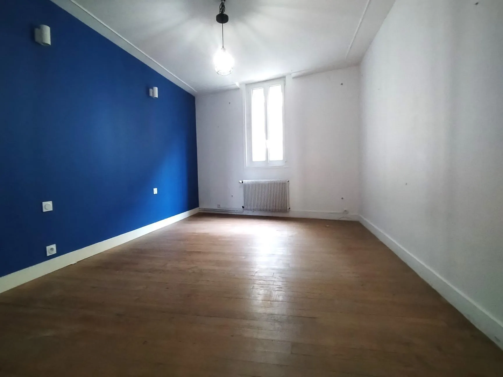 Maison à vendre au centre de Langoiran avec 7 chambres et jardin de 150 m² 