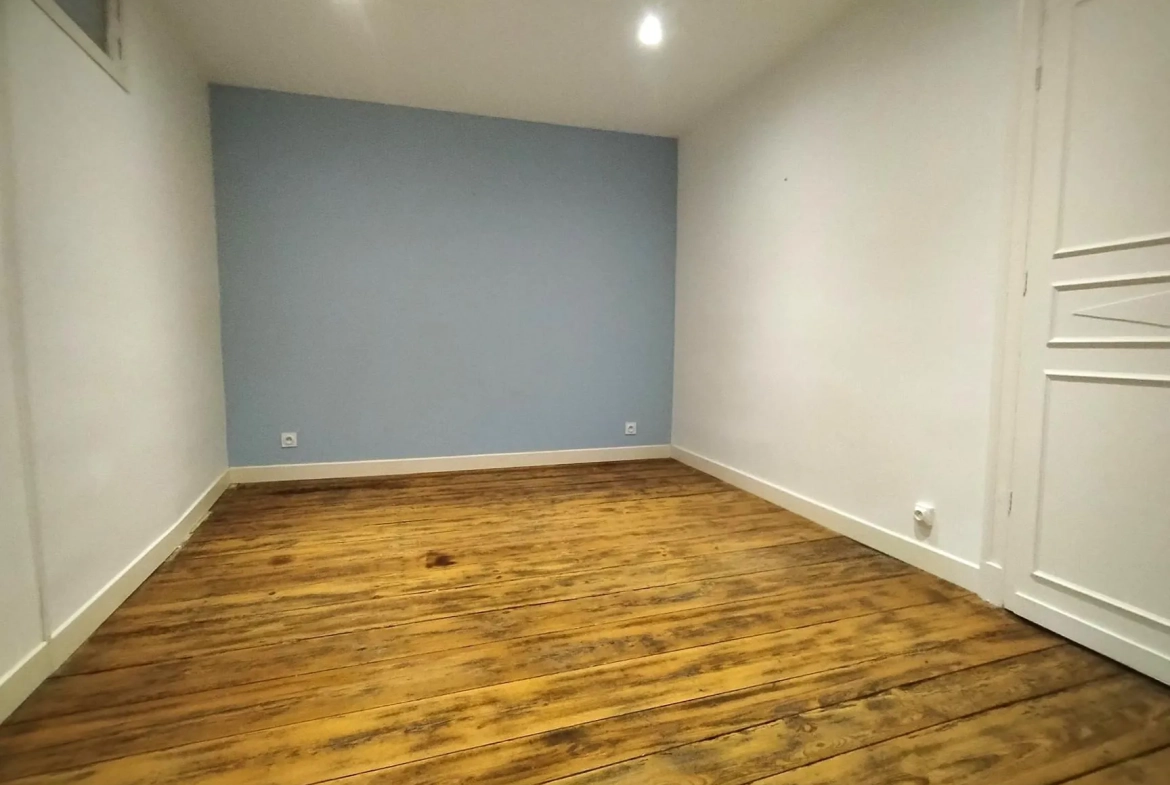 Maison à vendre au centre de Langoiran avec 7 chambres et jardin de 150 m² 