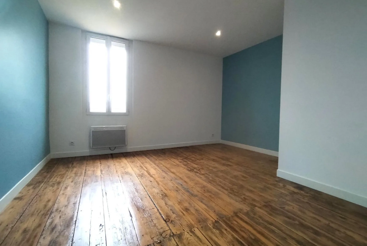 Maison à vendre au centre de Langoiran avec 7 chambres et jardin de 150 m² 
