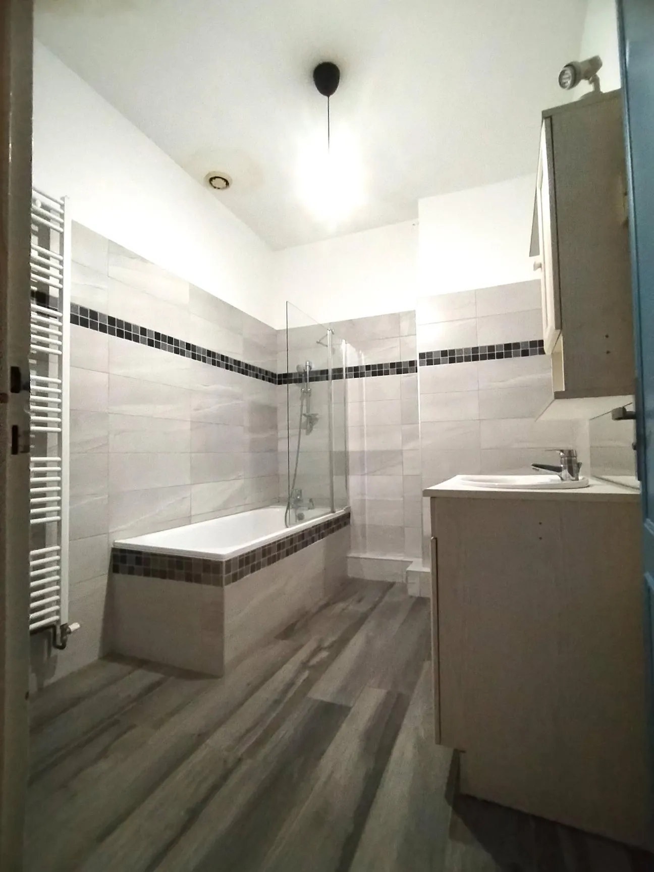 Maison à vendre au centre de Langoiran avec 7 chambres et jardin de 150 m² 