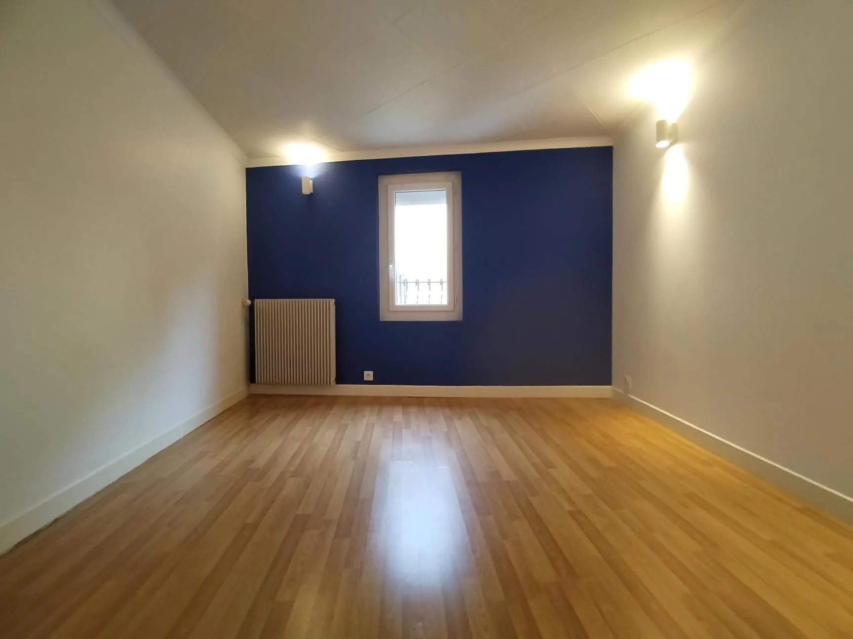 Maison à vendre au centre de Langoiran avec 7 chambres et jardin de 150 m² 