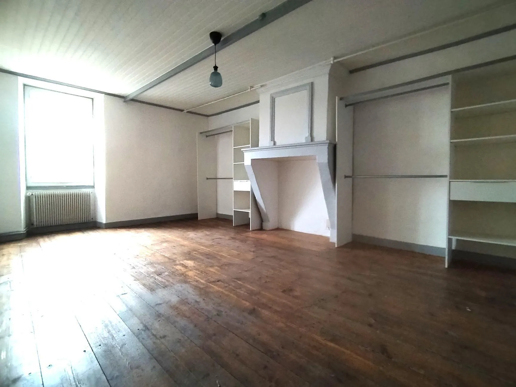 Maison à vendre au centre de Langoiran avec 7 chambres et jardin de 150 m² 