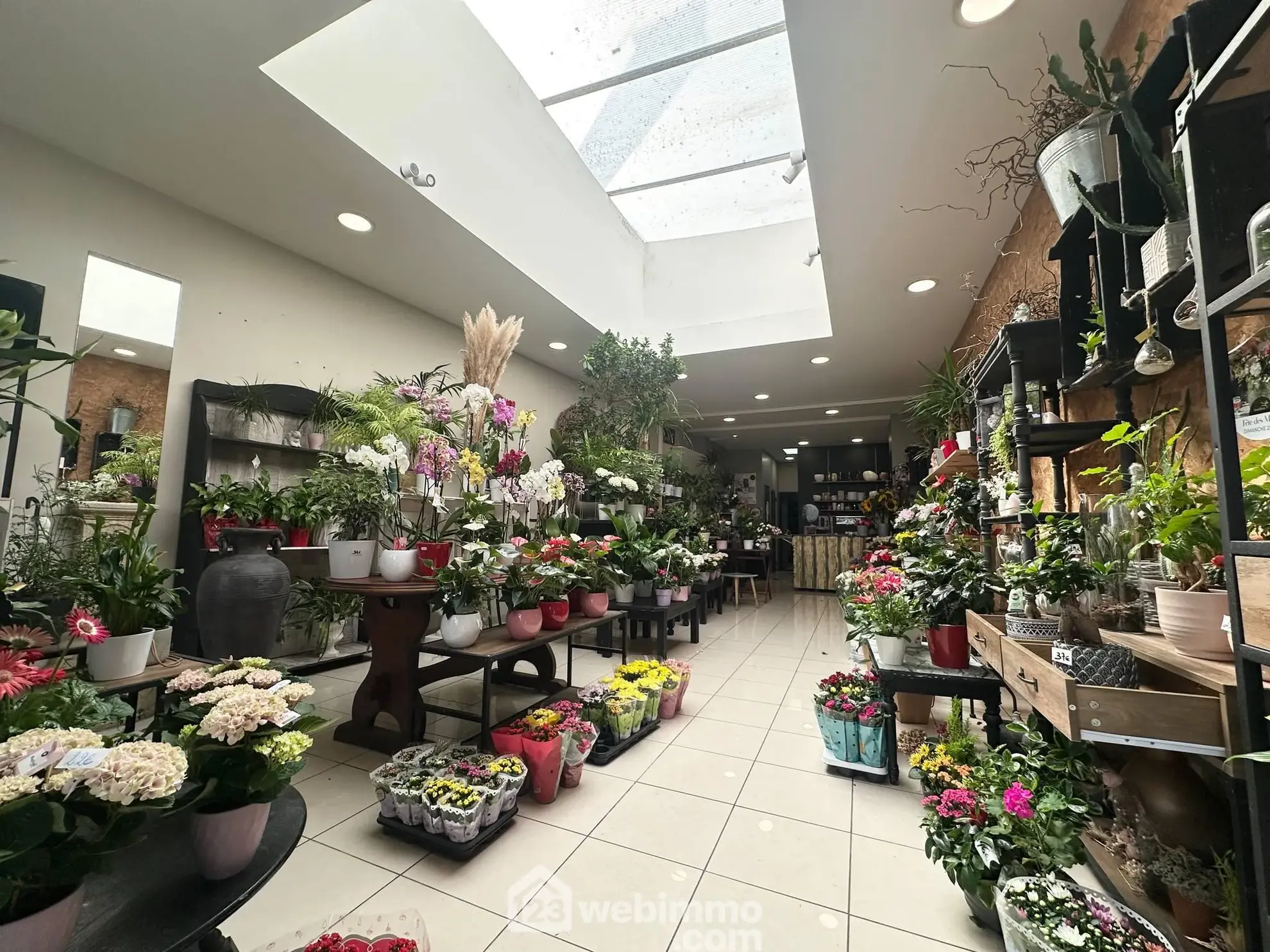 Local commercial de 89 m² à Laon avec vitrine en emplacement stratégique 