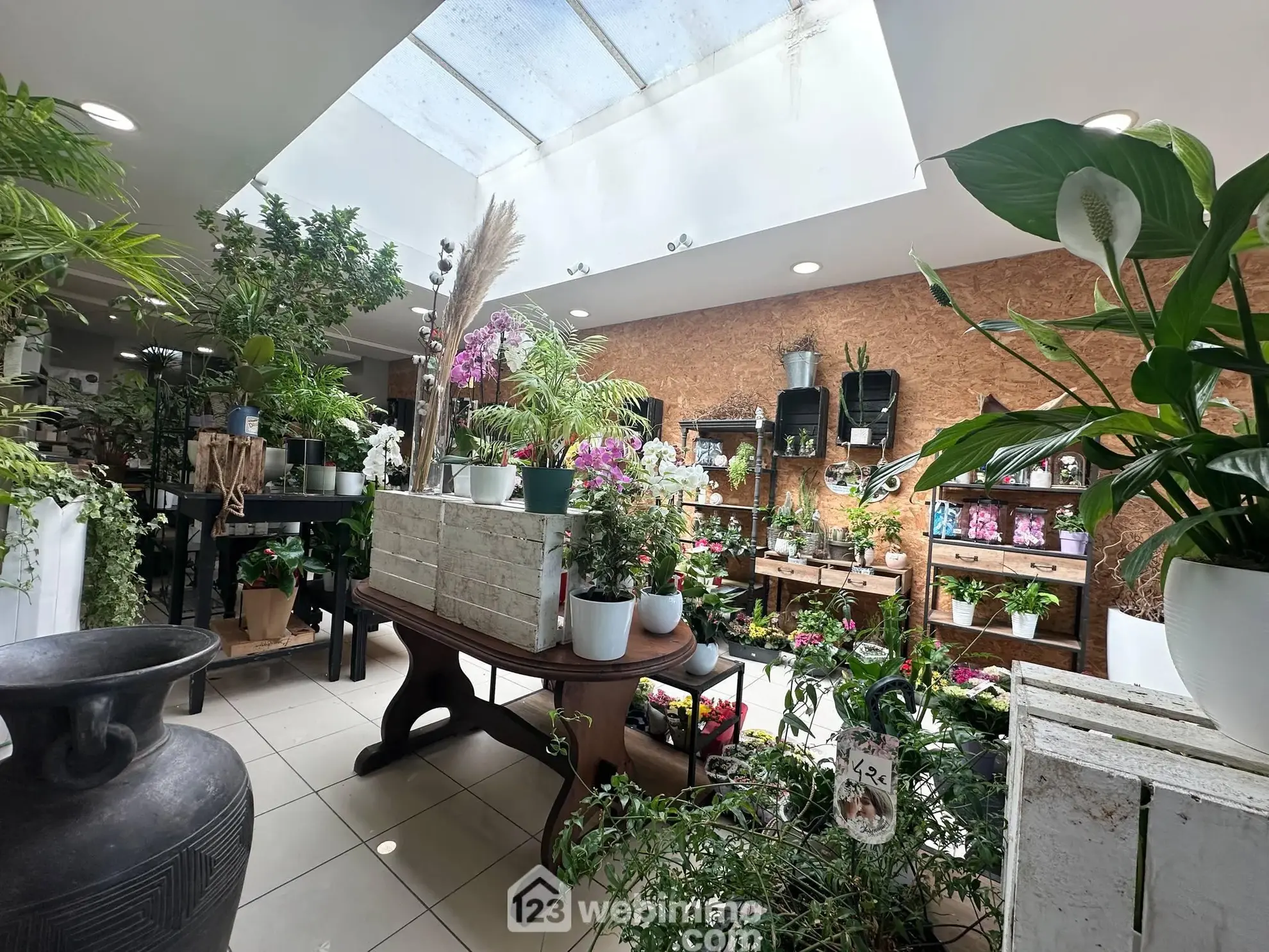 Local commercial de 89 m² à Laon avec vitrine en emplacement stratégique 