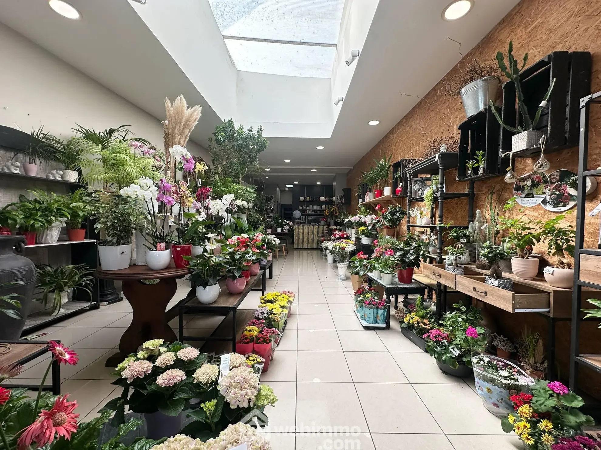 Local commercial de 89 m² à Laon avec vitrine en emplacement stratégique 