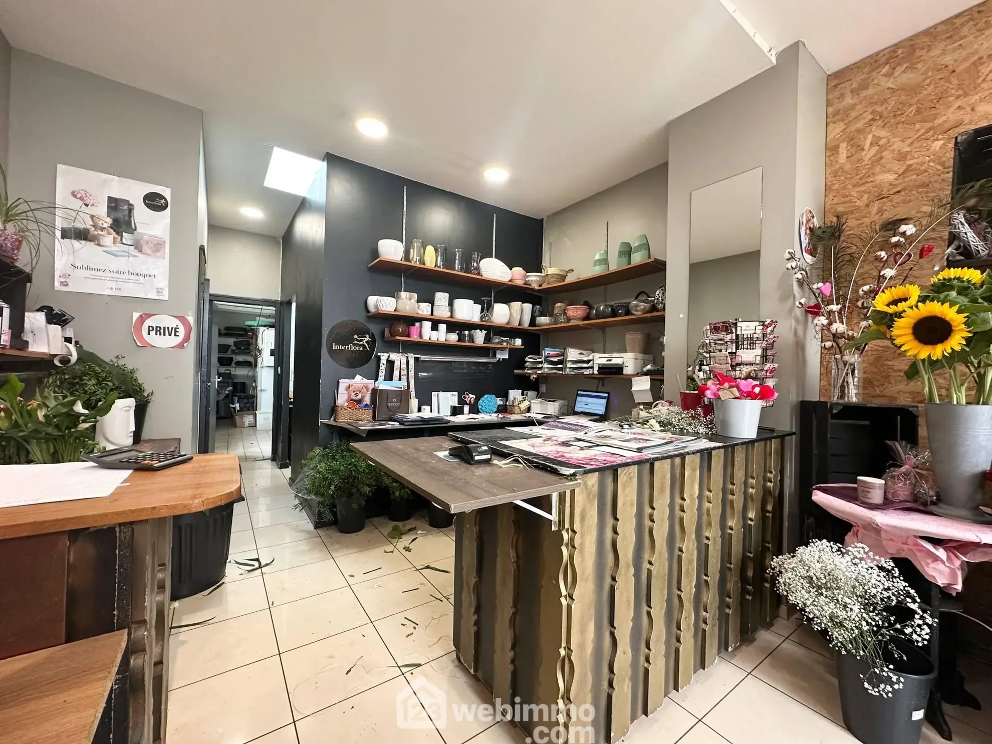 Local commercial de 89 m² à Laon avec vitrine en emplacement stratégique 