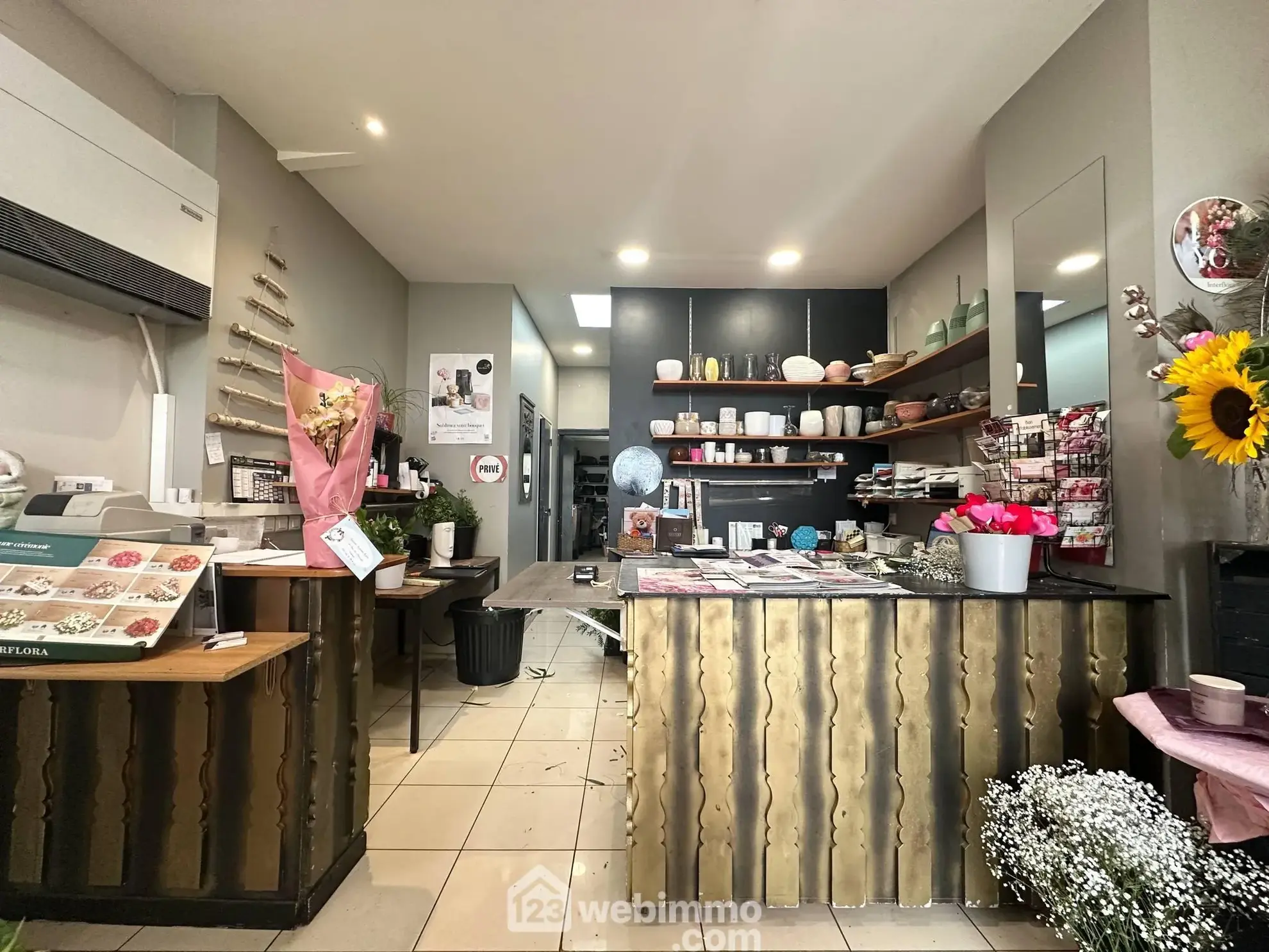 Local commercial de 89 m² à Laon avec vitrine en emplacement stratégique 